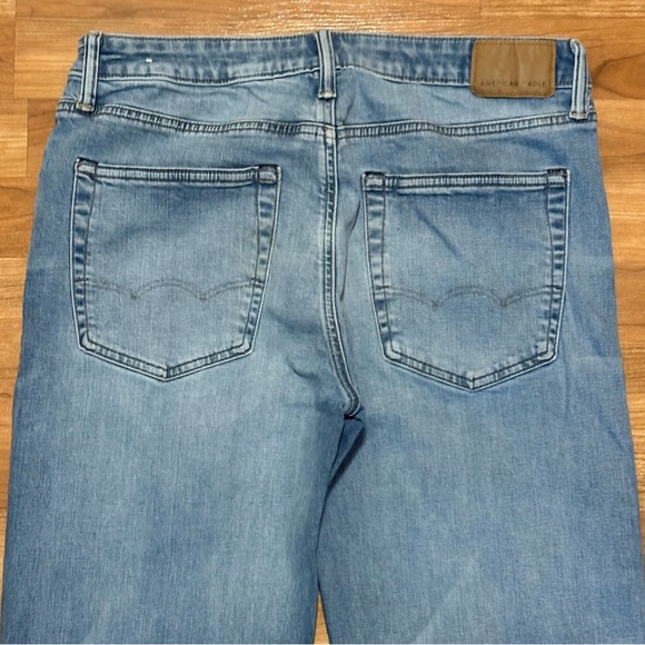 American Eagle Outfitters Men's Airflex Relaxed Straight Jeans 33x32 Flaw - Picture 9 of 12